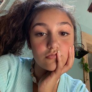 Meet your Posher, Ava